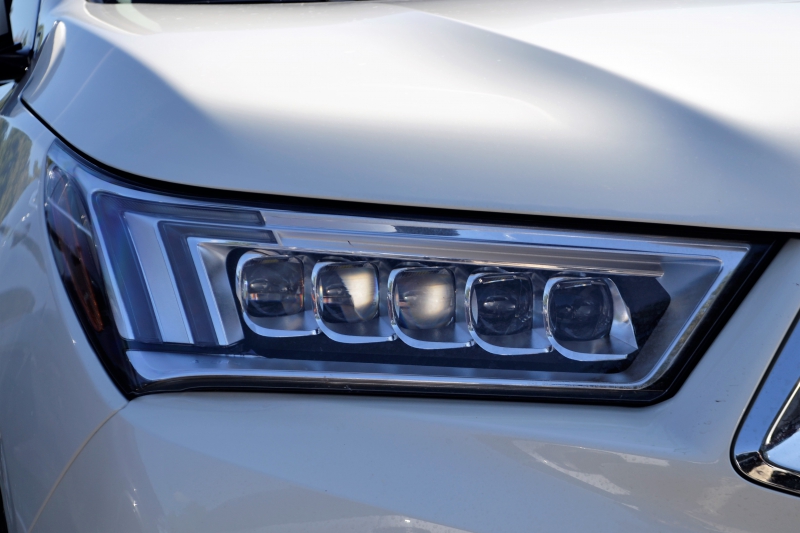 concession-VENCE-min_acura-headlamp-2834131